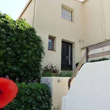 Maison Le Lavandou, 3 Pieces, 6 Personnes - Fr-1-308-155 Holiday home Le Lavandou