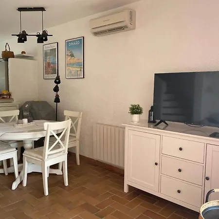 Maison Le Lavandou, 3 Pieces, 6 Personnes - Fr-1-308-155 Holiday home *